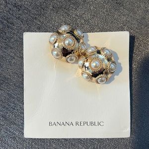 Pearl and gold faux earrings